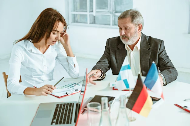 Business people working together 14913